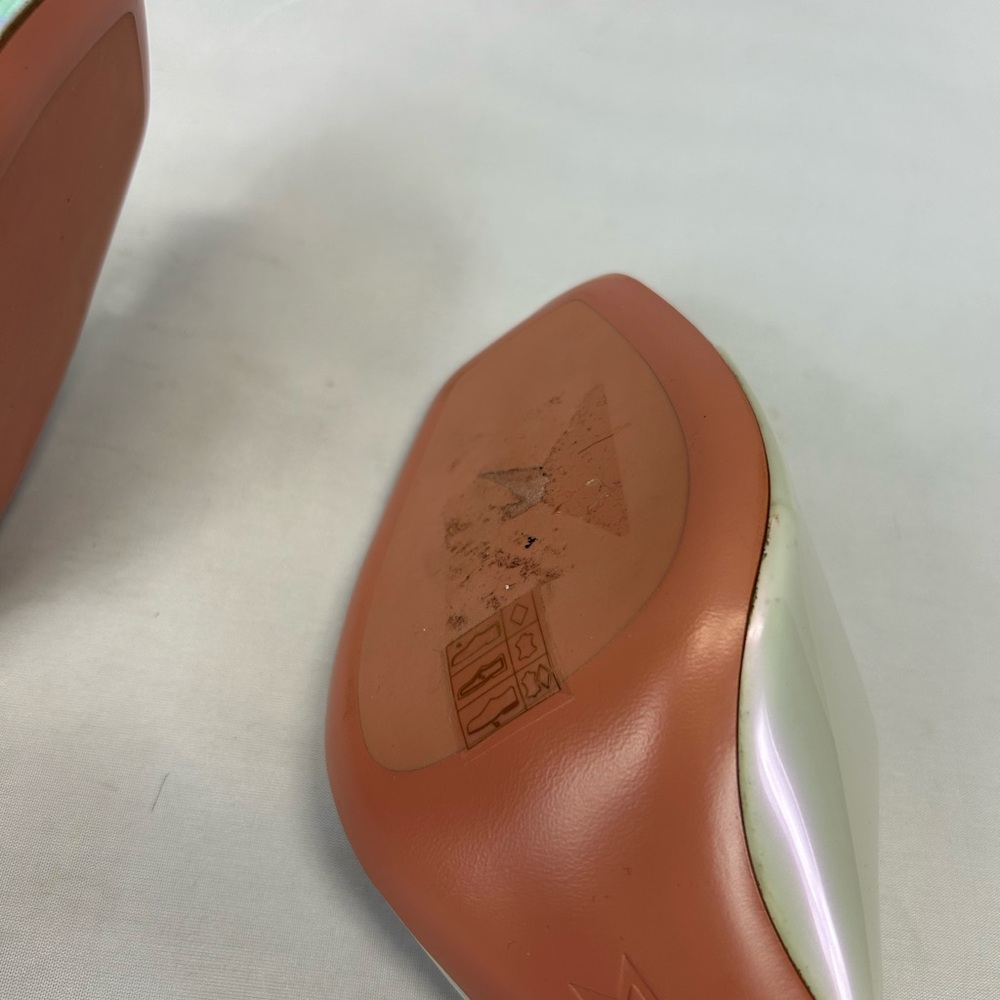Amina Muaddi

Lupita PVC Mules - Picture 7 of 7